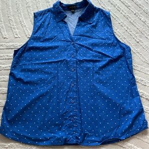 Erika | Sleeveless Polka Dot Button Down